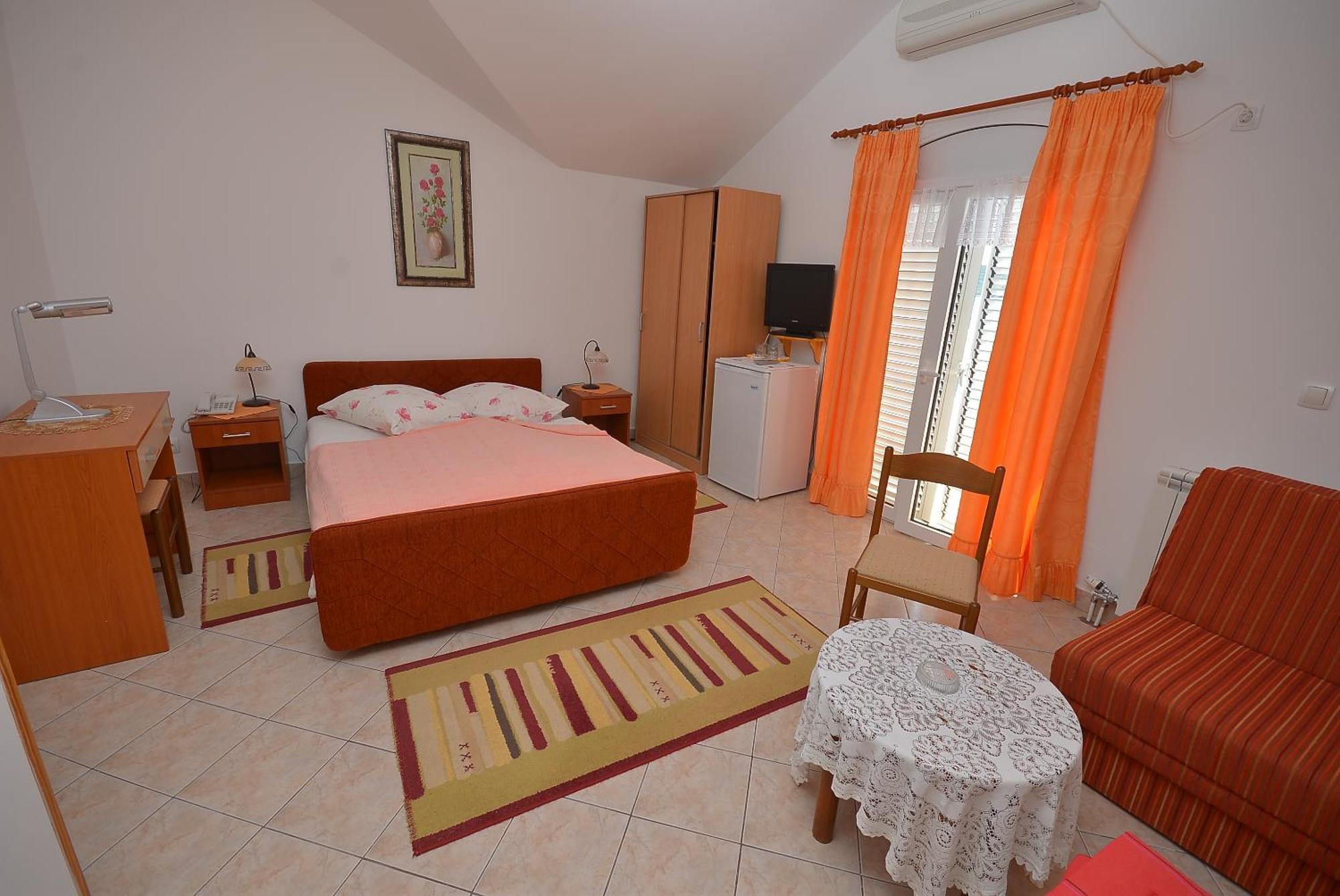 Margot Aparthotel